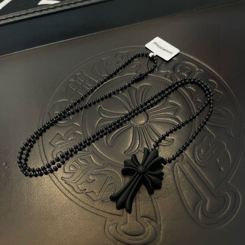 Ch*0me He**ts necklaces